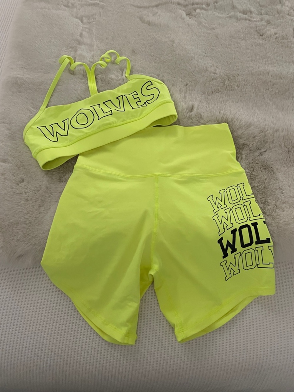 Darc Sport XS Neon Yellow 'WOLVES' Sports Bra & High-Waist Shorts Set